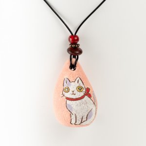 画像1: 月魚ひろこ：ペンダント（赤いリボンの猫） (1)