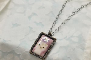 画像1: 七宝焼ペンダント【白花　無花果色】 (1)