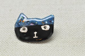 画像1: 銀箔七宝焼ブローチ【バンダナ猫フェイス】 (1)