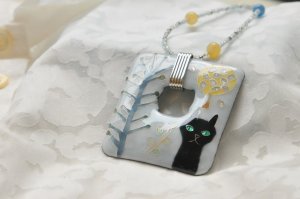 画像1: アトリエこねこ：七宝焼ペンダント大【自然と黒猫】 (1)
