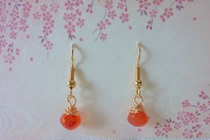 画像1: カーネリアンのピアス(オニオン)（金具交換可) (1)