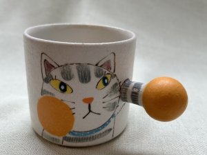 画像1: 外山亜基雄：ボクシングパンチ猫マグカップ【Mサイズ】-7- (1)