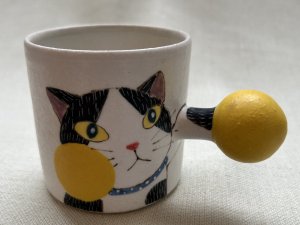 画像1: 外山亜基雄：ボクシングパンチ猫マグカップ【Lサイズ】-6- (1)