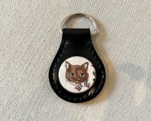 画像1: あられ缶：本革のキーホルダー【5】（全額寄付） (1)