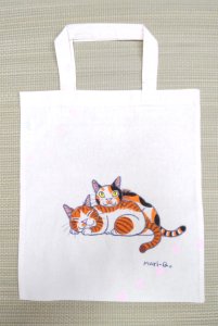 画像1: Mari-Q。:手描きトートバッグ「茶シロとミケ」 (1)