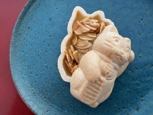 画像1: 和菓子まめいち：招き猫フロランタン (1)