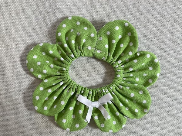 画像1: 猫とハンドメイド：おめかしシュシュ【10】(全額寄付） (1)