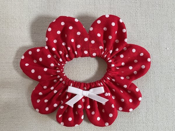 画像1: 猫とハンドメイド：おめかしシュシュ【13】(全額寄付） (1)