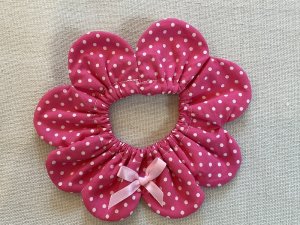 画像1: 猫とハンドメイド：おめかしシュシュ【15】(全額寄付） (1)