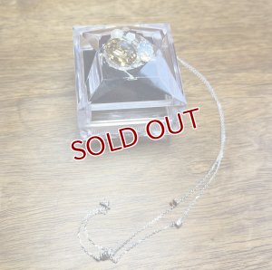 画像1: 【ゴエママ支援品】カノンママ：18Kホワイトゴールド　マルチカラーネックレス＋ジュエリーボックス（全額寄付） (1)