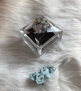 画像1: 【ゴエママ支援品】カノンママ：トルコ石　天使ペンダントトップ＋ジュエリーボックス（全額寄付） (1)