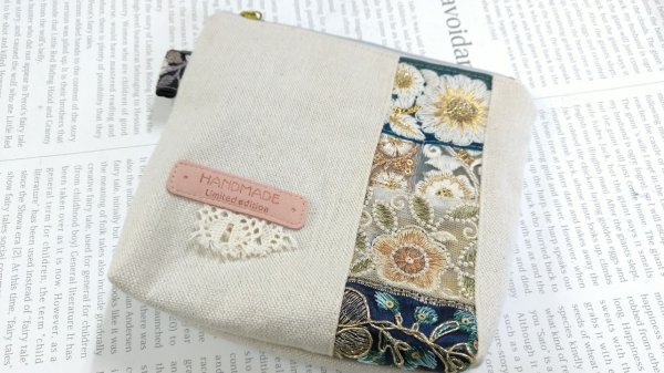 画像1: インド刺繍のマチありポーチ＜２＞ (1)