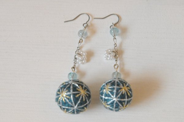 画像1: 柳川手まりとビーズのピアス(アクアマリン) (1)