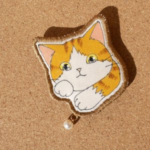 画像1: ワッペンバッジ【茶白猫】 (1)