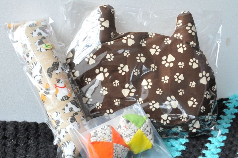 【完売御礼！】【FIPだいず君支援品】yamari：手作り猫おもちゃ詰め合わせBOX送料込み（全額寄付）10セット入荷♪
