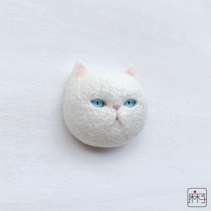 羊毛猫ブローチ