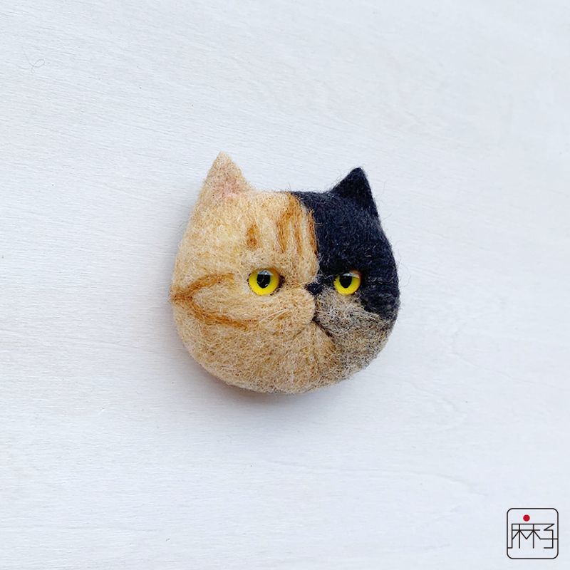 羊毛猫ブローチ