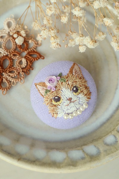 刺繍ブローチ