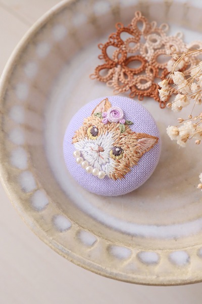 刺繍ブローチ