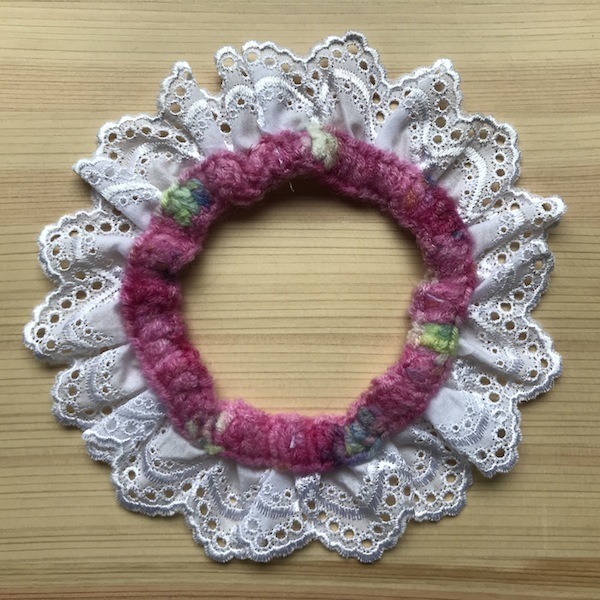 シュシュ首輪 桜 大花びらレースシュシュ 26cm コムギ雑貨店 にゃん太通販 シュシュ首輪 桜 大花びらレースシュシュ 26cm コムギ雑貨店 にゃん太通販