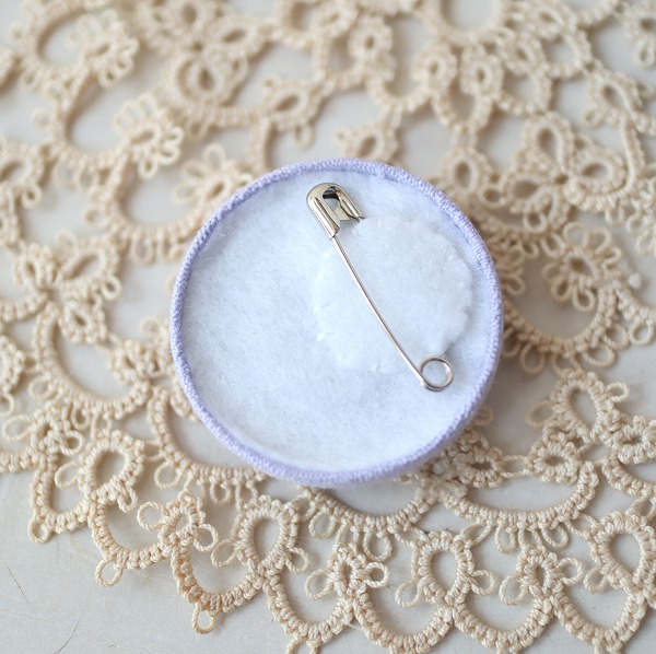 刺繍ブローチ