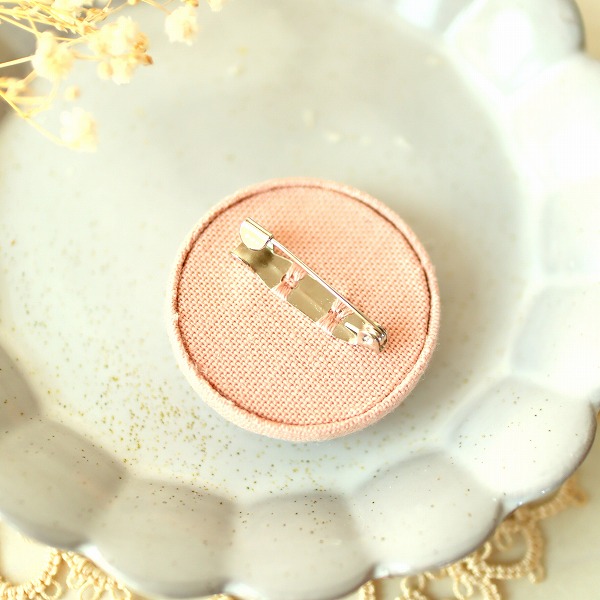 刺繍ブローチ