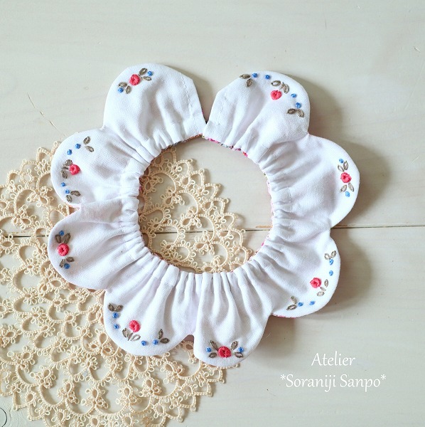 Soraniji Sanpo 猫の首輪 お花刺繍の花びら首輪 白ピンク にゃん太通販