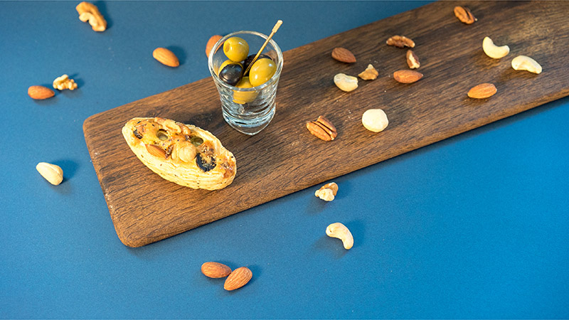 オリーブと４種類のナッツのタルト「La Fragancia」