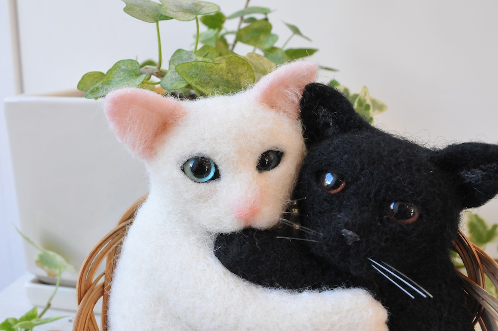 羊毛ねこ【なかよしカゴ にゃんこ】白ねこ＆黒ねこ【masapan にゃん太