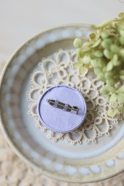 刺繍ブローチ