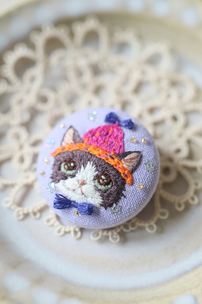 刺繍ブローチ
