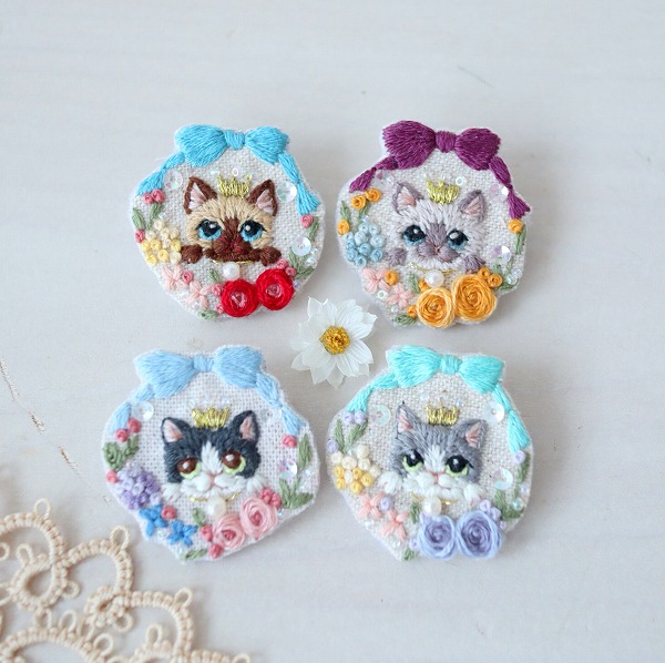 刺繍ブローチ