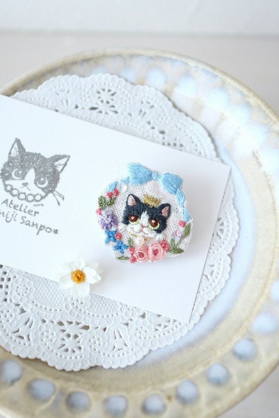 刺繍ブローチ