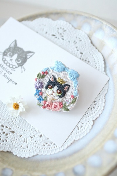 刺繍ブローチ