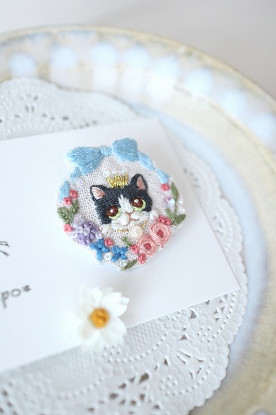 刺繍ブローチ