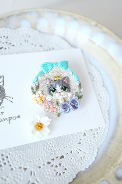 刺繍ブローチ