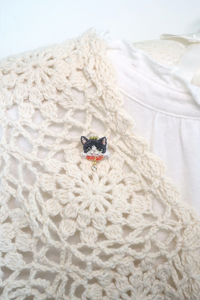 刺繍ブローチ