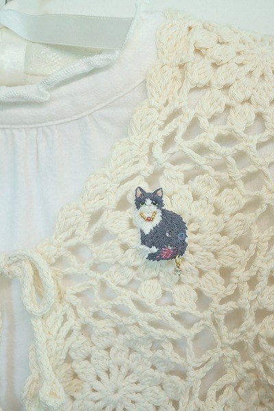 刺繍ブローチ