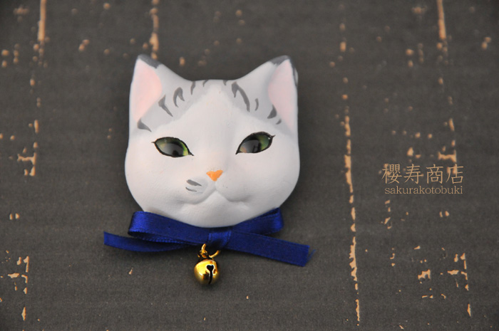 猫顔ブローチ