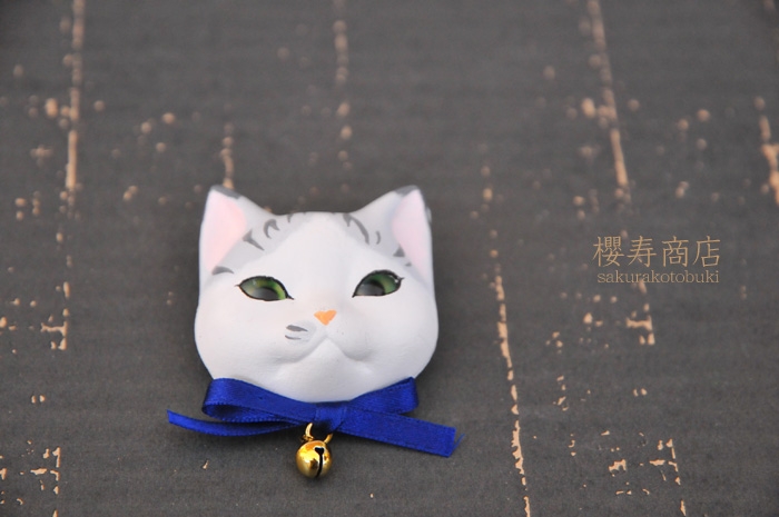 猫顔ブローチ